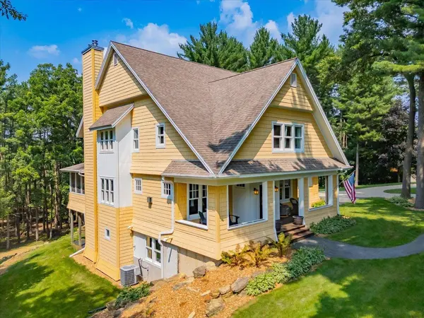 8462 Arbor Trace Drive, Verona, WI 53593