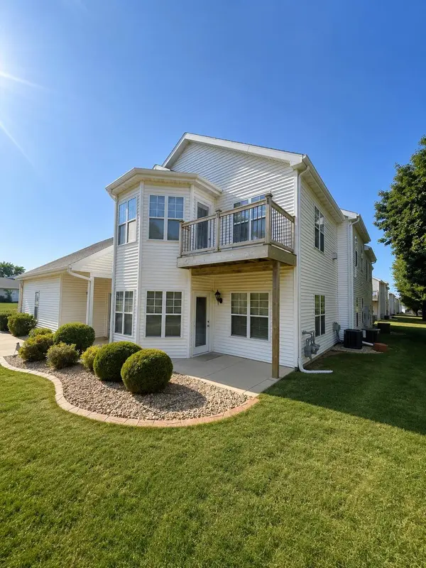 712 Dunn Avenue, Oregon, WI 53575
