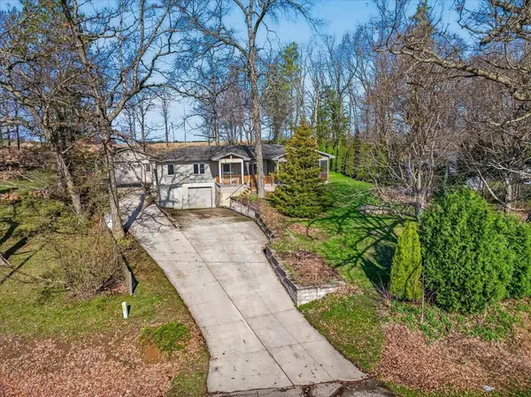 6097 Hellenbrand Road, Waunakee, WI 53597