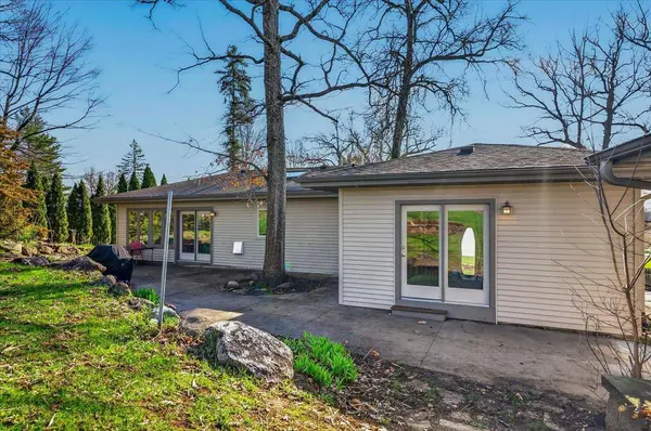 6097 Hellenbrand Road, Waunakee, WI 53597