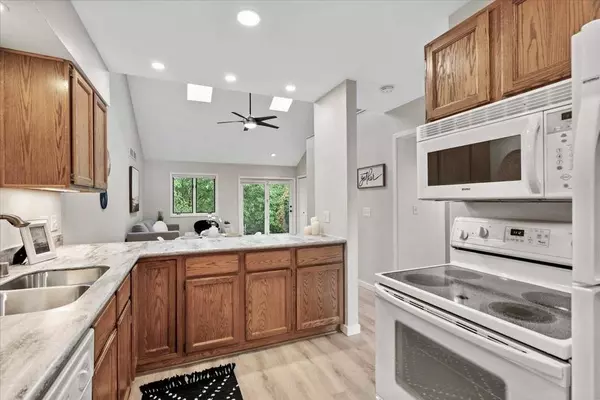 1109 McKenna Boulevard #G, Madison, WI 53719