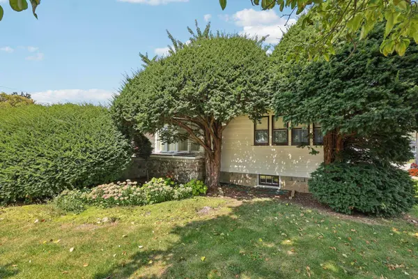 1020 W Main Street, Watertown, WI 53098-2435