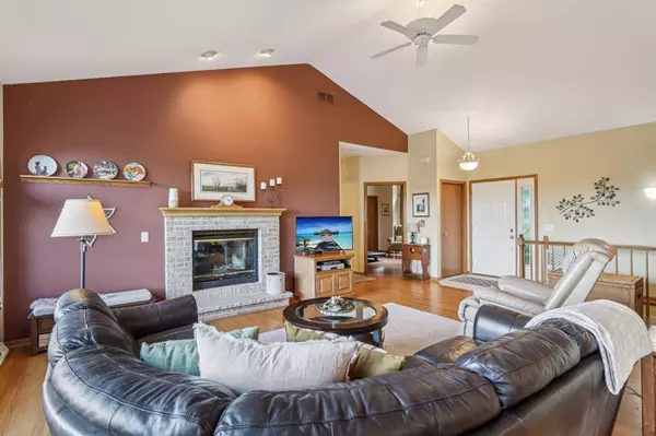 1778 Strawberry Road, Deerfield, WI 53531-9779