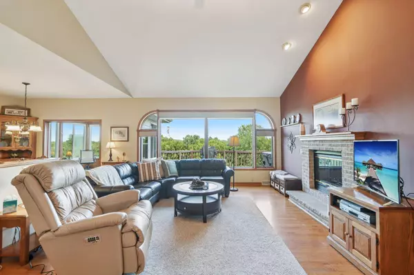 1778 Strawberry Road, Deerfield, WI 53531-9779