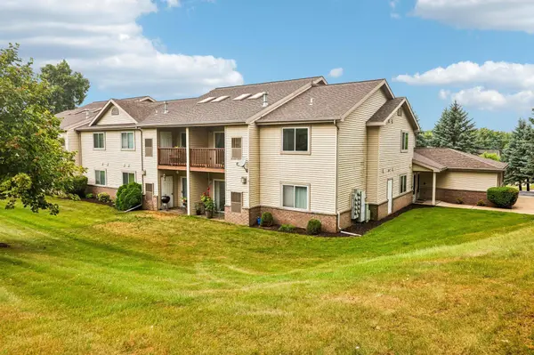 842 Evergreen Drive #1, Hartford, WI 53027-2456