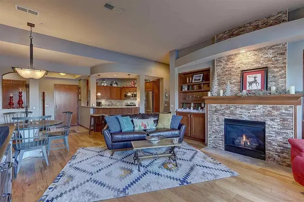 440 Water Street #112, Prairie Du Sac, WI 53578