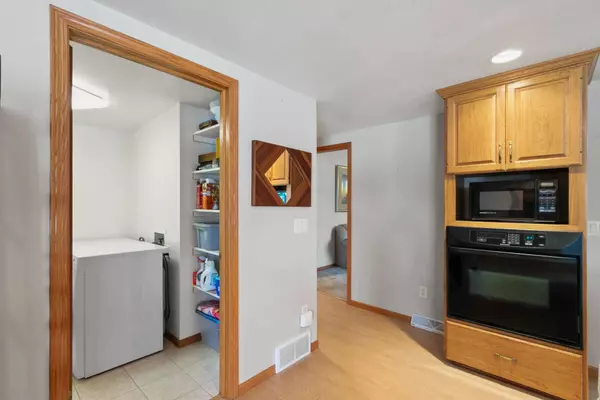 S7663 W Grandview Avenue, Merrimac, WI 53561