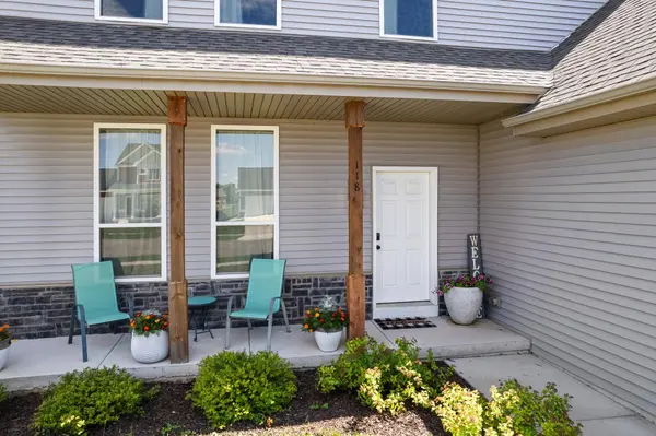118 Douglas Drive, Brooklyn, WI 53521