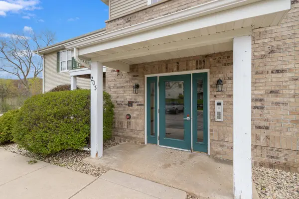 203 Kearney Way #304, Waunakee, WI 53597