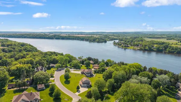W14222 Selwood Drive, Prairie Du Sac, WI 53578