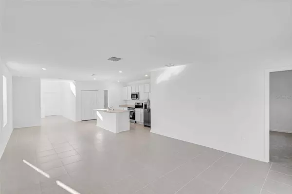 5428 MEADOW WALK DR, Davenport, FL 33837