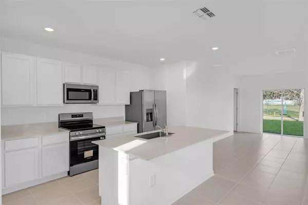 5428 MEADOW WALK DR, Davenport, FL 33837