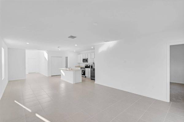 5428 MEADOW WALK DR, Davenport, FL 33837