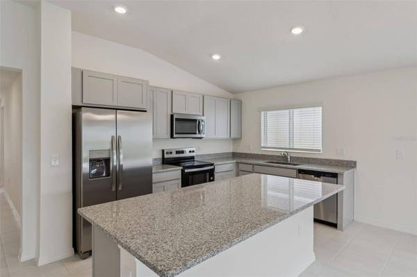 3262 SANCTUARY DR, Clermont, FL 34714