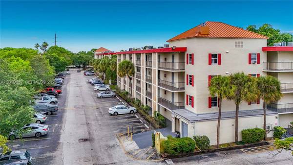 3000 NW 48th Ter #126, Lauderdale Lakes, FL 33313