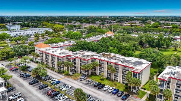3000 NW 48th Ter #126, Lauderdale Lakes, FL 33313