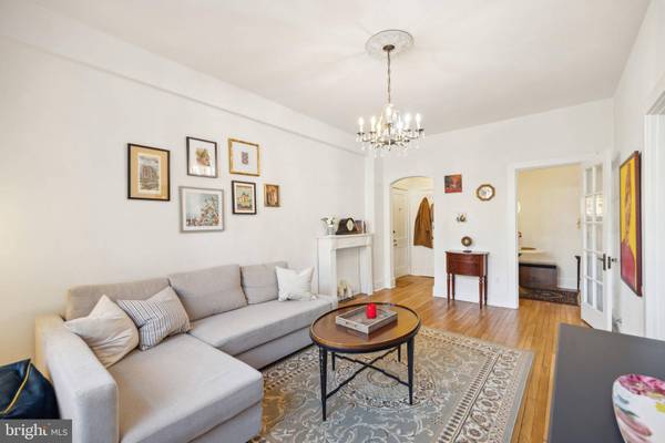 3018 PORTER ST NW #101, Washington, DC 20008