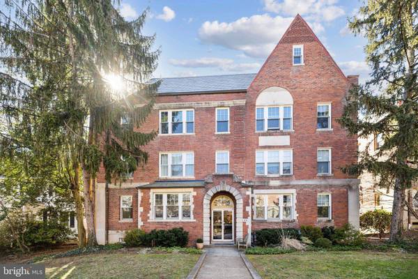 3018 PORTER ST NW #101, Washington, DC 20008