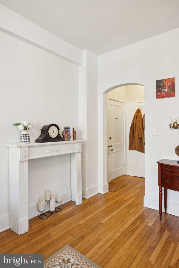 3018 PORTER ST NW #101, Washington, DC 20008