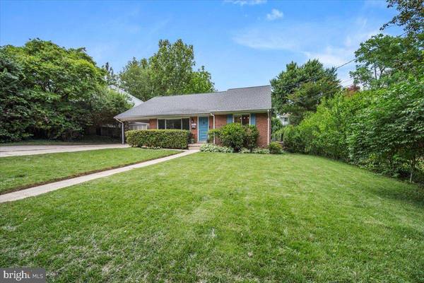 9212 E PARKHILL DR, Bethesda, MD 20814