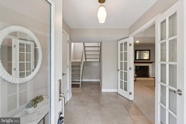 9821 BETTEKER LN, Potomac, MD 20854