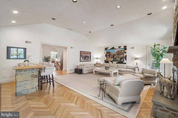 8917 HARVEST SQUARE CT, Rockville, MD 20854