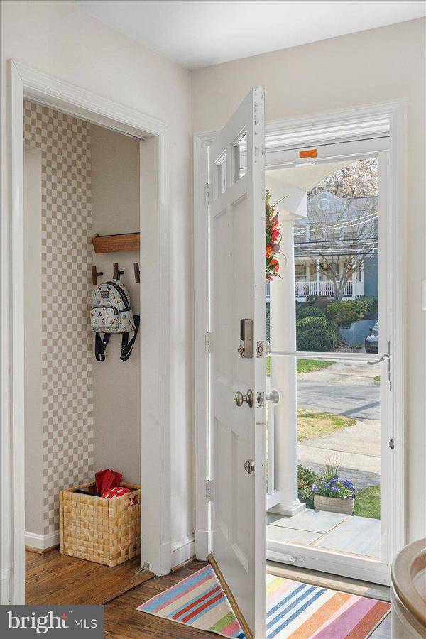 6107 CROMWELL DR, Bethesda, MD 20816