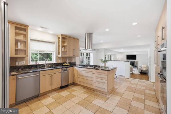 1525 W KERSEY LN, Potomac, MD 20854
