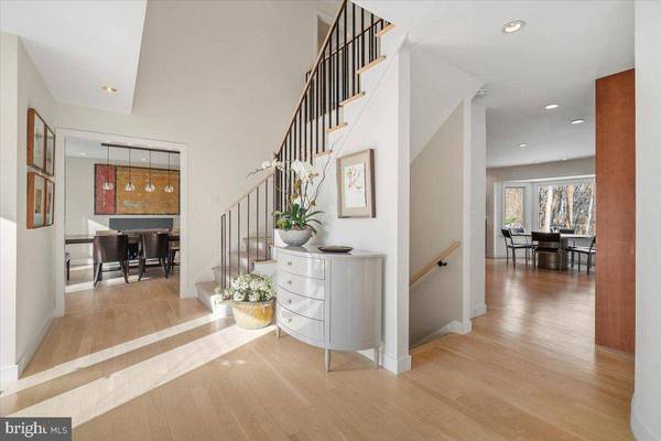 10913 ROUNDTABLE CT, Rockville, MD 20852