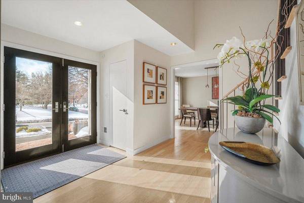 10913 ROUNDTABLE CT, Rockville, MD 20852