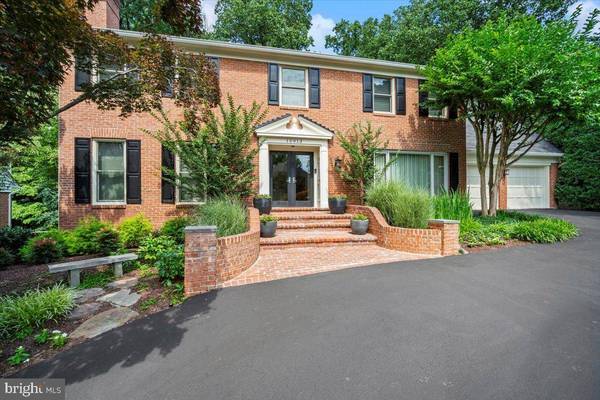 10913 ROUNDTABLE CT, Rockville, MD 20852