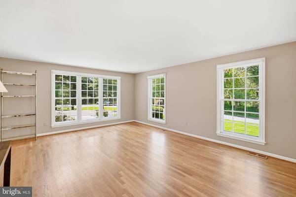 7556 PEPPERELL DR, Bethesda, MD 20817