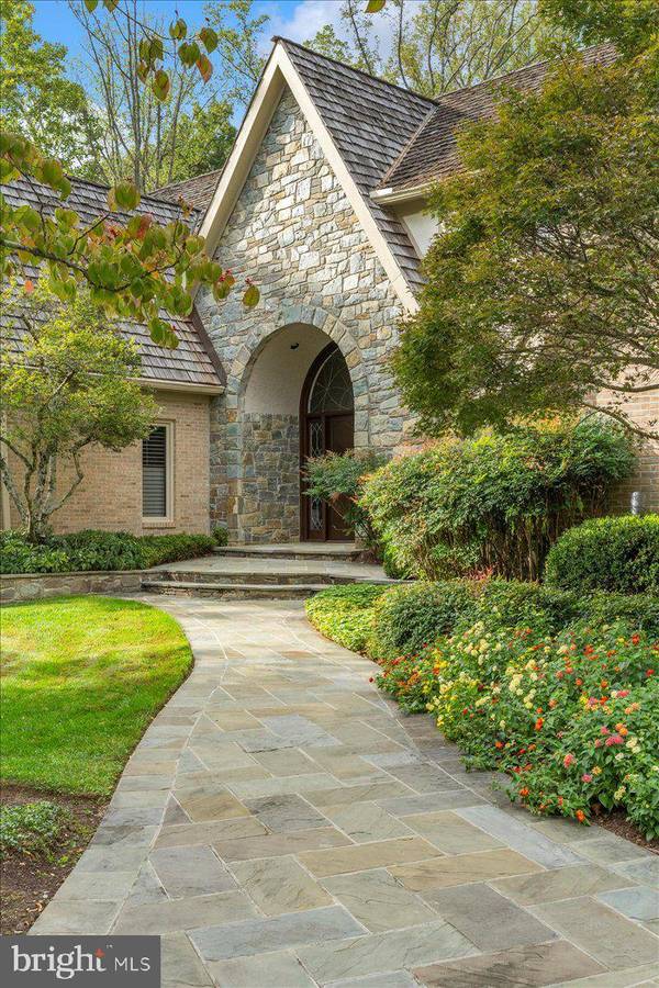 8917 HARVEST SQUARE CT, Potomac, MD 20854