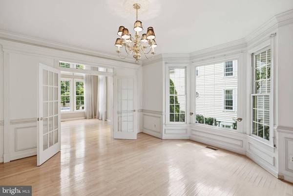 10417 SNOW POINT DR, Bethesda, MD 20814