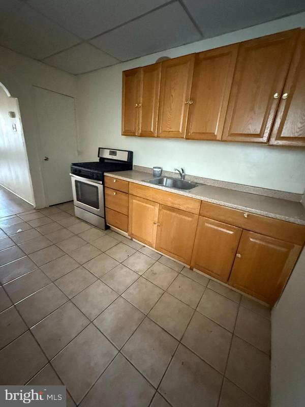 608 POINT ST, Camden, NJ 08102