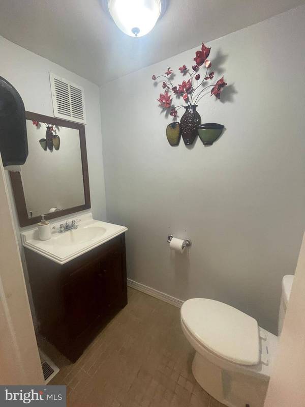 107 N 6TH ST, Camden, NJ 08102