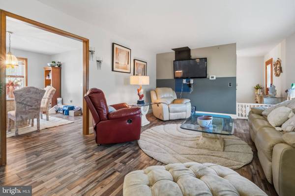 1117 TREASURE AVE, Manahawkin, NJ 08050