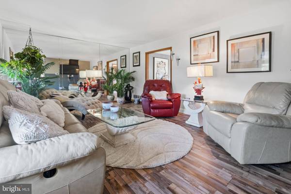 1117 TREASURE AVE, Manahawkin, NJ 08050