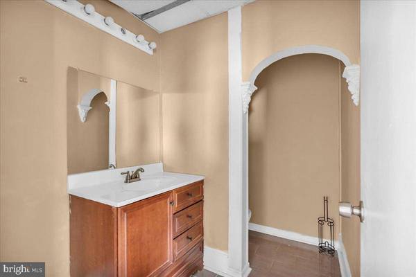 204 HUNTER ST, Woodbury, NJ 08096