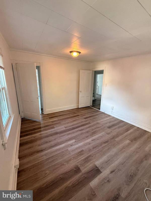 25--27 ELLIS ST #27B, Haddonfield, NJ 08033