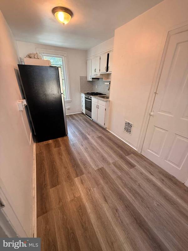 25--27 ELLIS ST #27B, Haddonfield, NJ 08033