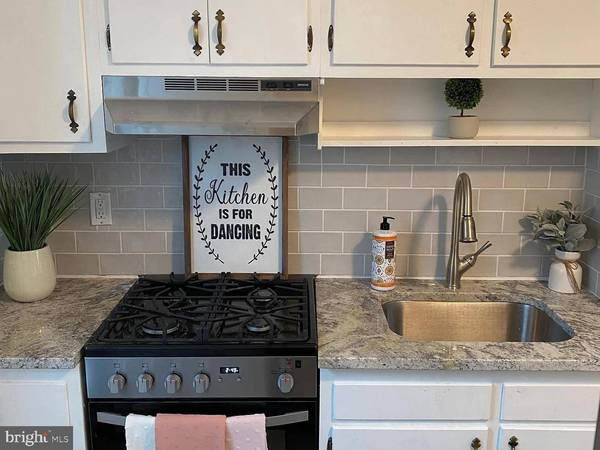 25--27 ELLIS ST #27B, Haddonfield, NJ 08033