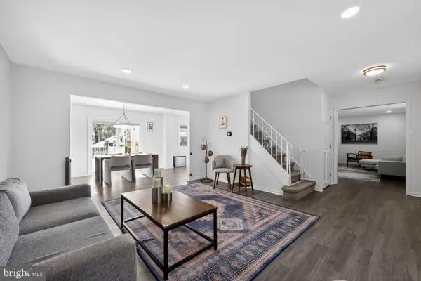 1721 COUNTRY CLUB DR, Cherry Hill, NJ 08003