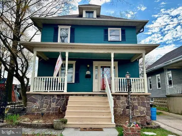 8 MERION TER, Collingswood, NJ 08108