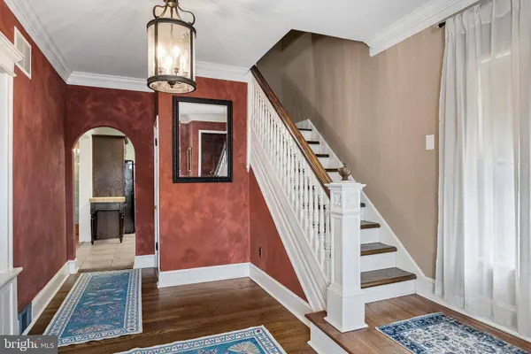 8 MERION TER, Collingswood, NJ 08108