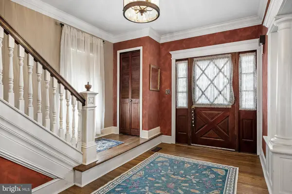 8 MERION TER, Collingswood, NJ 08108