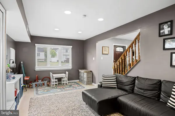 71 EDINBURGH RD, Blackwood, NJ 08012
