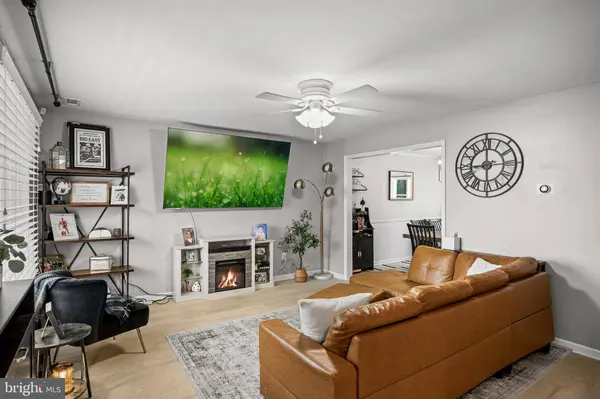 71 EDINBURGH RD, Blackwood, NJ 08012