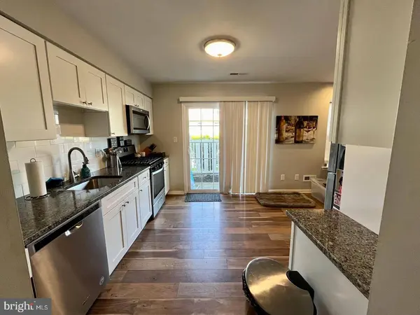 4201 GRENWICH LN, Mount Laurel, NJ 08054