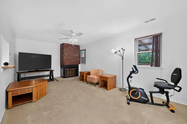 325 CARLETON LN, Mount Laurel, NJ 08054